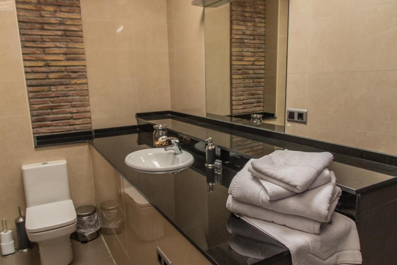 Plaza Apartamentos บีเนฟาร์ ภายนอก รูปภาพ
